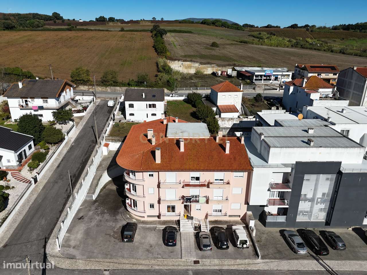 Apartamento T2 em Merceana: 81,50 m² com Garagem, Orientação Sul e Aca - Grande imagem: 1/21