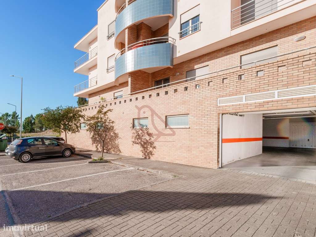 T3 com Terraço Envolvente e Garagem de 70 m² | Casais Castelo, Riachos-43