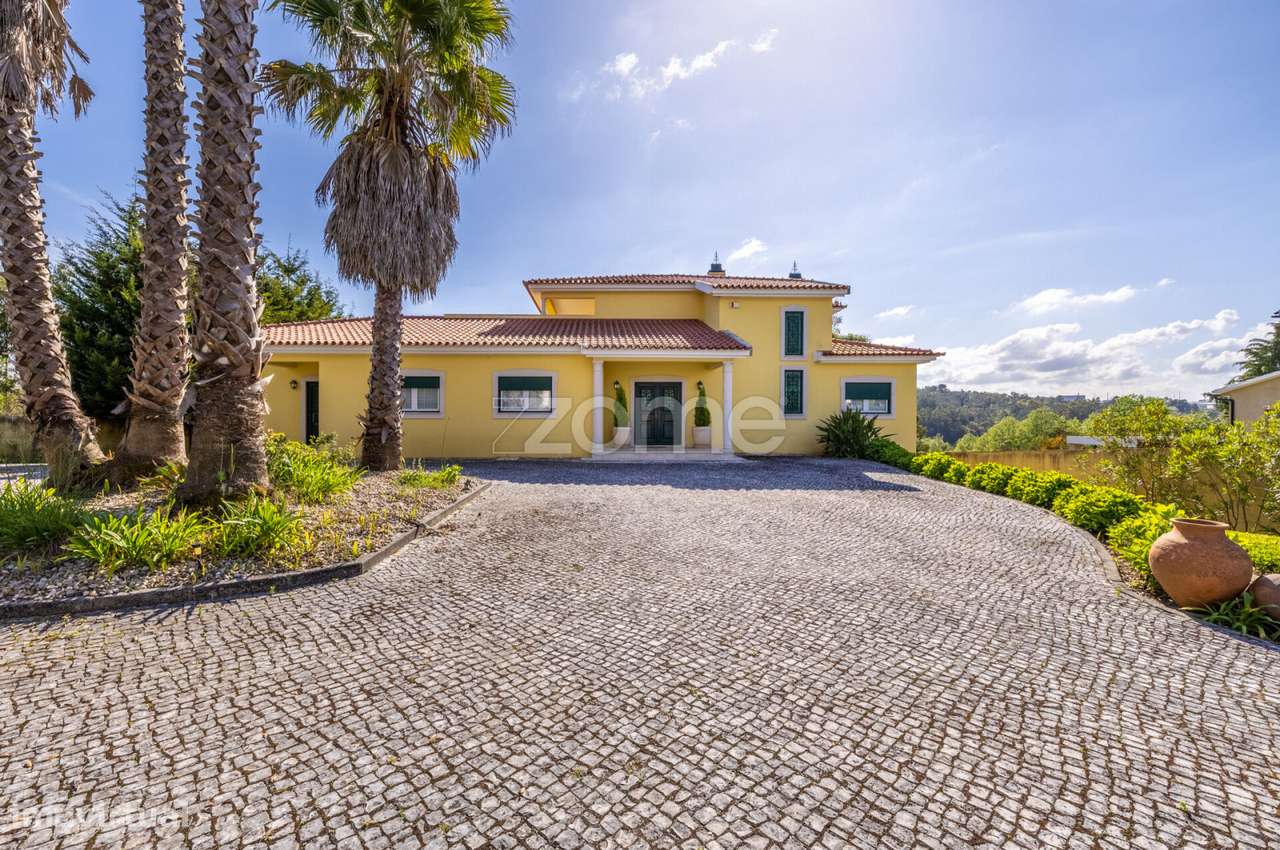 Exclusiva Moradia T5 às Portas de Leiria - Grande imagem: 1/39