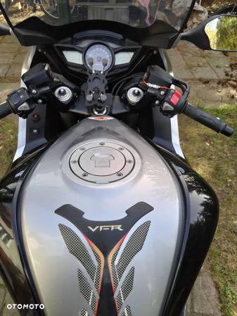 Honda VFR - 6