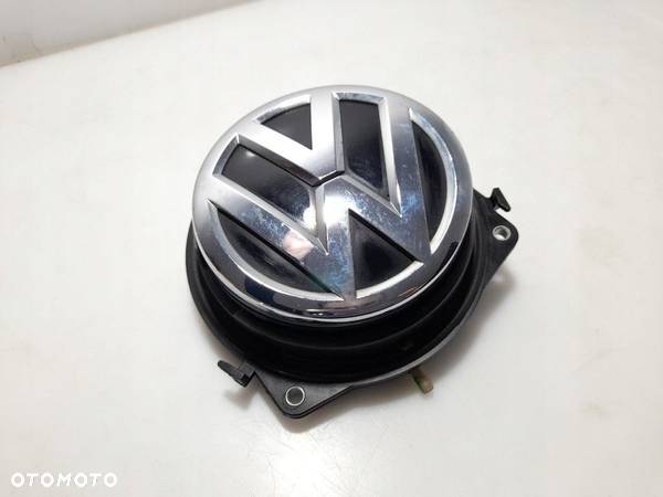 VW GOLF VII 2016r 5GE827469D ZAMEK LOGO KLAMKA KLAPY BAGAŻNIKA SUPER STAN - 1