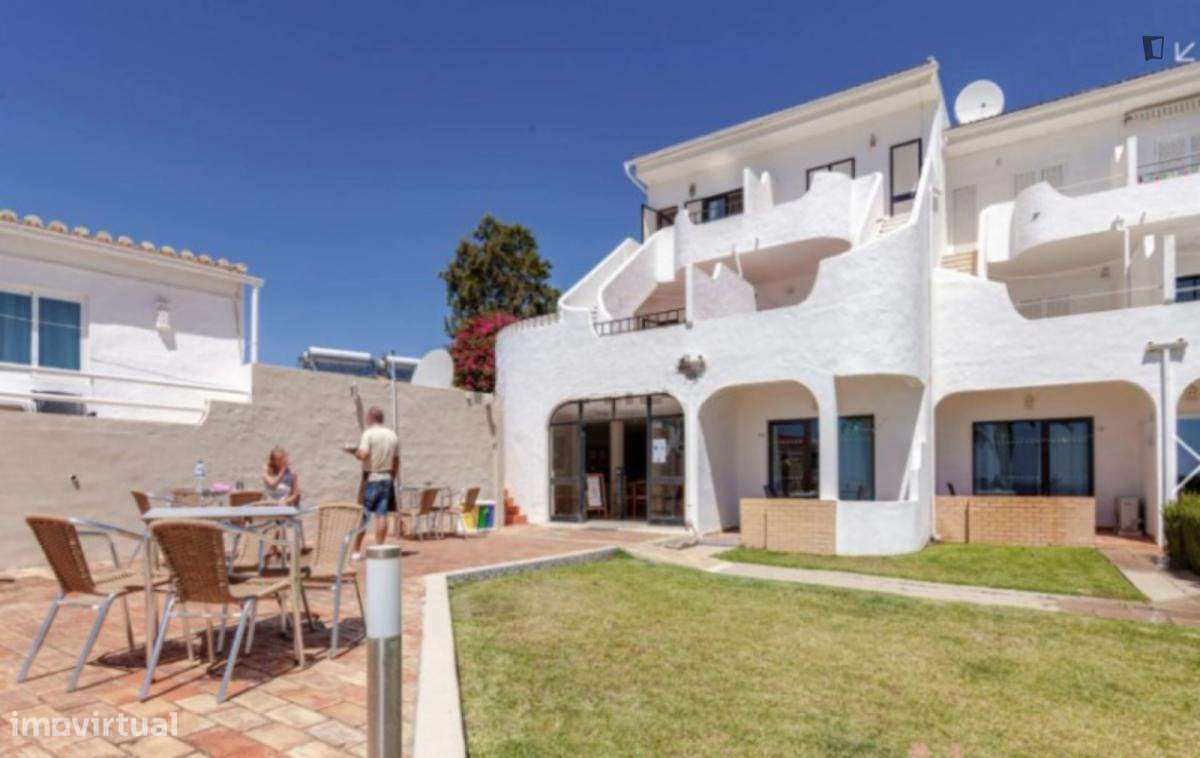 Apartamento com 3 quartos - localizado em Lagos - Grande imagem: 4/6