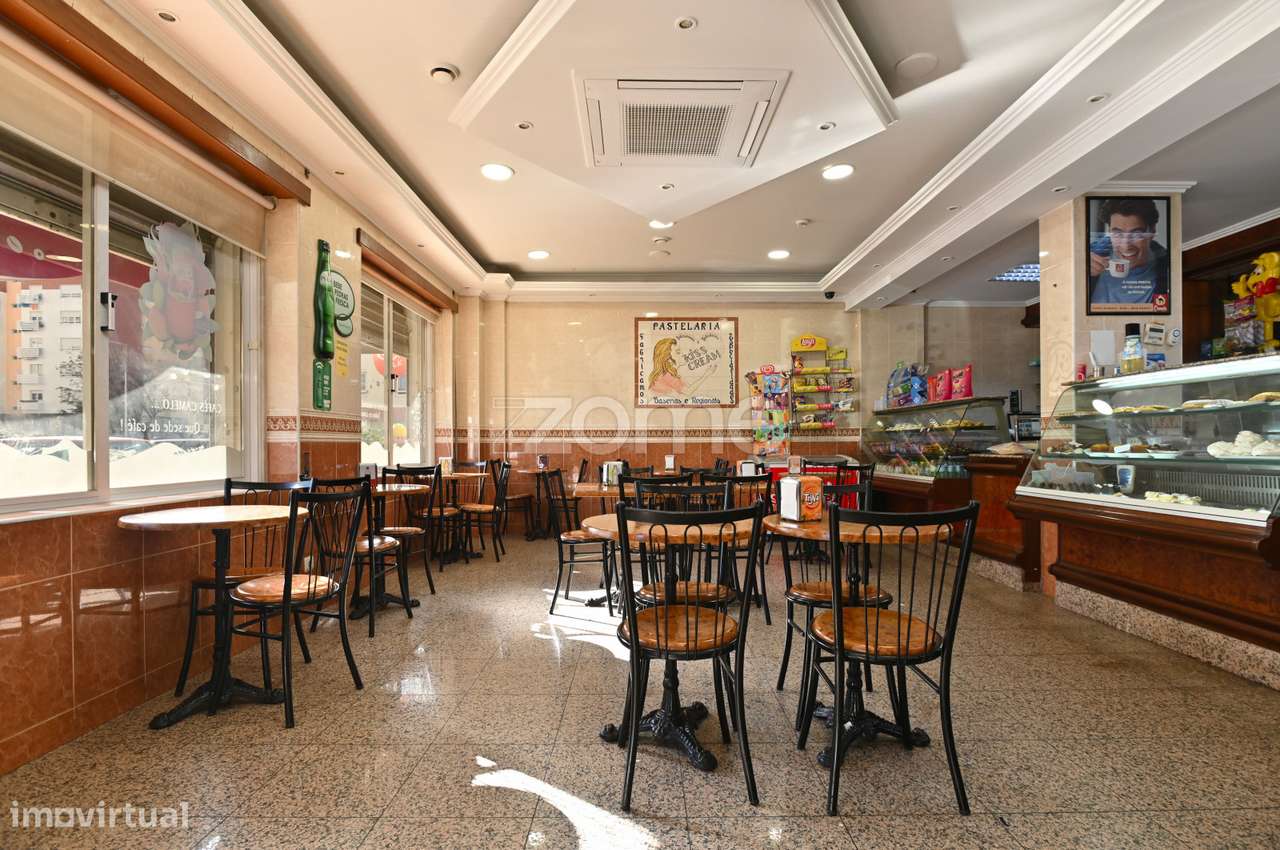 Estabelecimento Comercial no Prior Velho - Grande imagem: 2/23