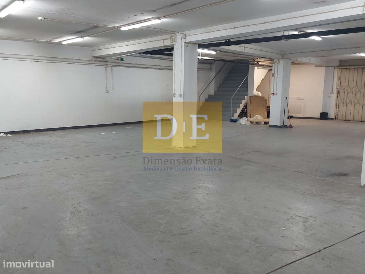 Loja e Armazém em Pleno Centro de Leça da Palmeira - Grande imagem: 4/25