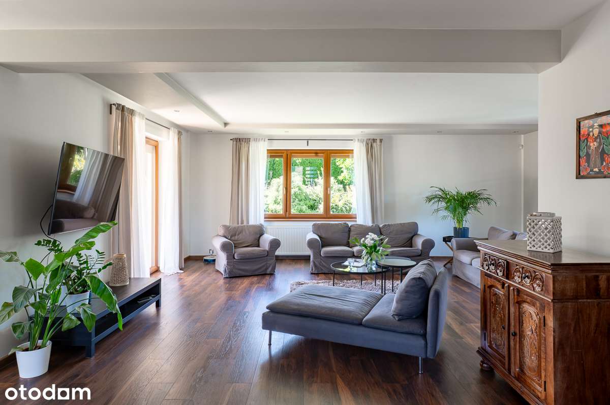 Wolnostojący dom w Wieliczce-0