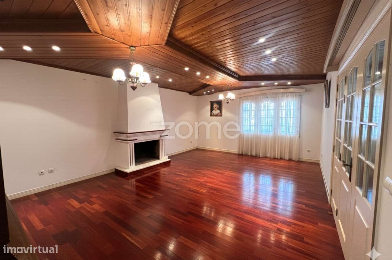 Moradia T4, Armazém e Escritório em Terreno de 2020 m² – Rabo de Pe...-11