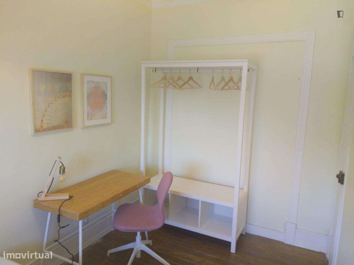 Quarto - localizado em Alcântara Lisbon - Grande imagem: 2/9