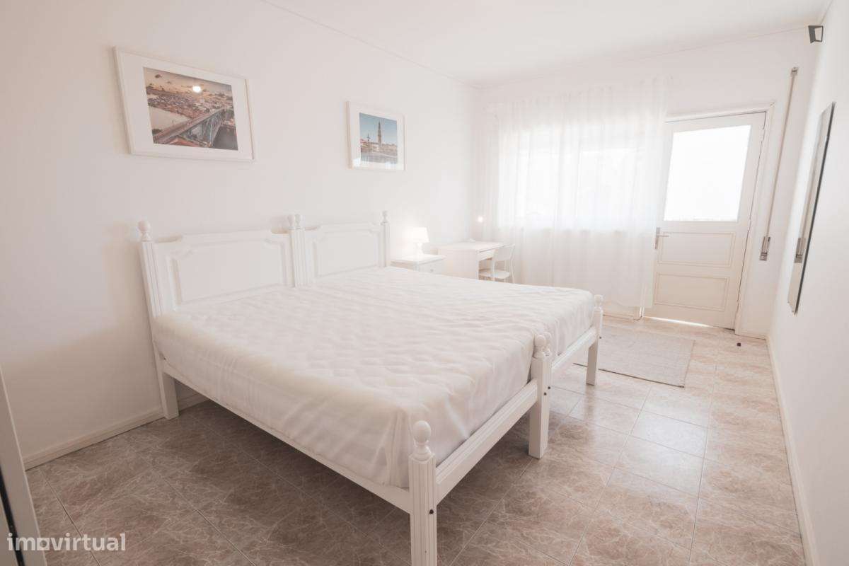 Quarto - localizado em Vila nova de gaia - Grande imagem: 5/8