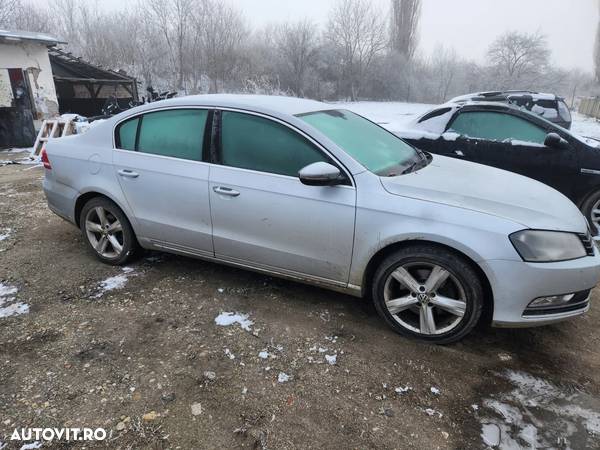 Usi Usa Portiera Dreapta Fata Spate Vw Passat B7 An 2010-2011-2012-2013-2014 Berlina Limuzina Motor 1.6 Tdi CAY Cutie Manuala 6+1 - Dezmembrari Arad - 2