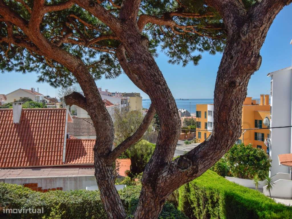MORADIA INDEPENDENTE NO ESTORIL COM VISTA MAR-3