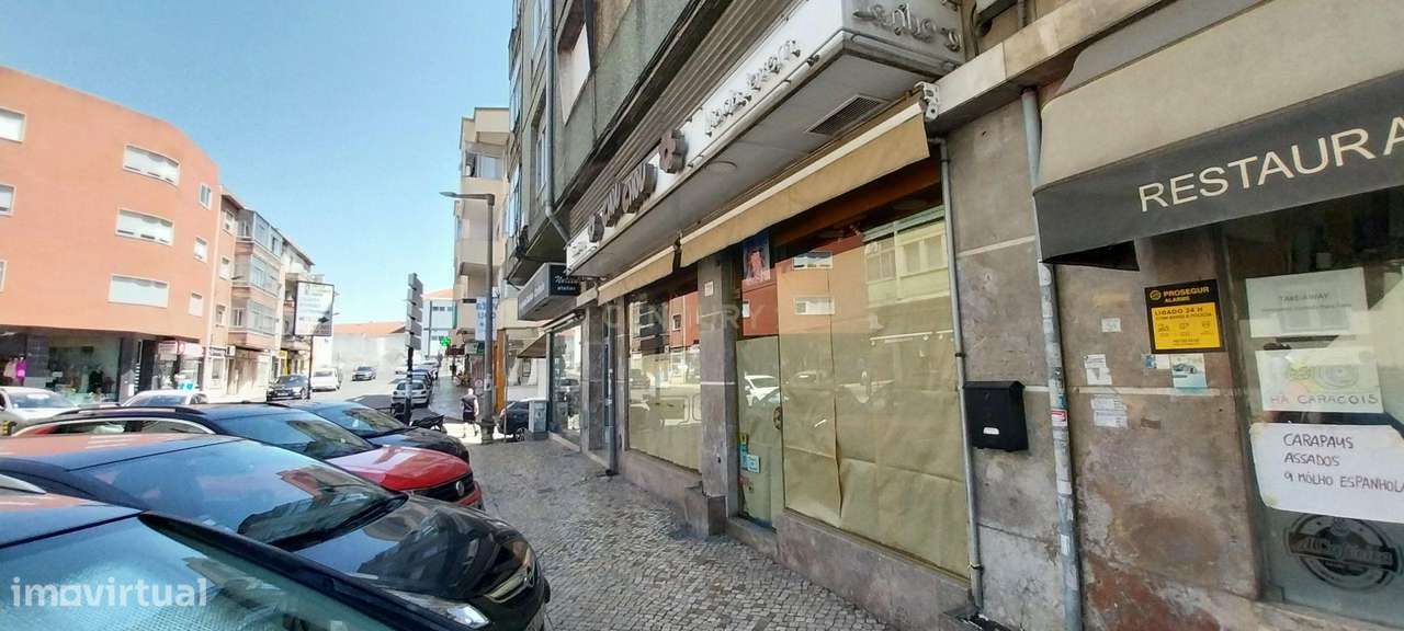Loja de rua, em excelente localização no centro da Pontinha - Odivelas - Grande imagem: 2/13