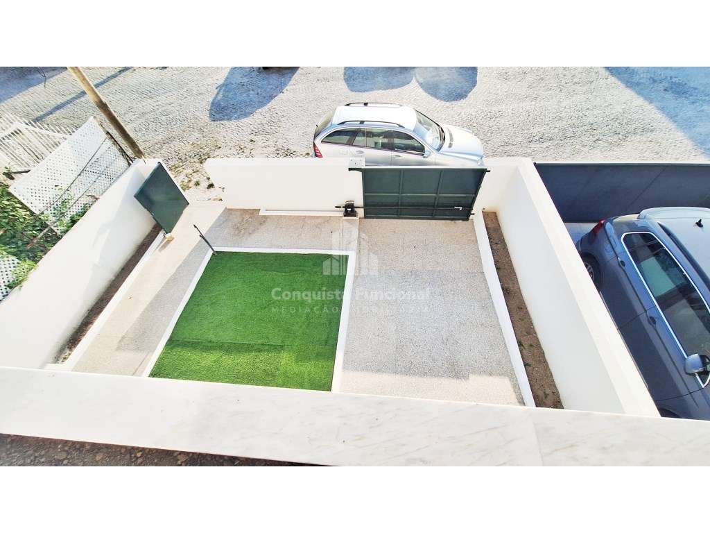 Moradia T4+2 | Valbom| Terraço e Churrasqueira-23