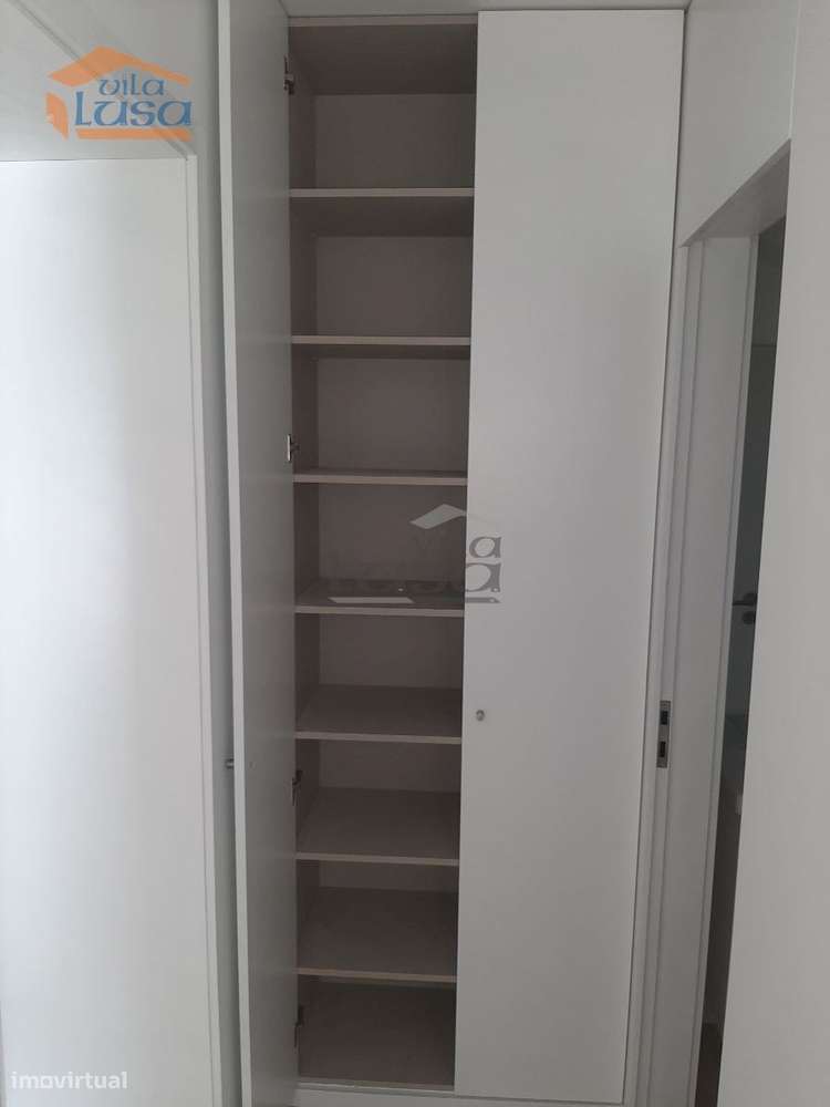 Casa T1, totalmente requalificada, junto à casa de saúde da Boavist... - Grande imagem: 5/7