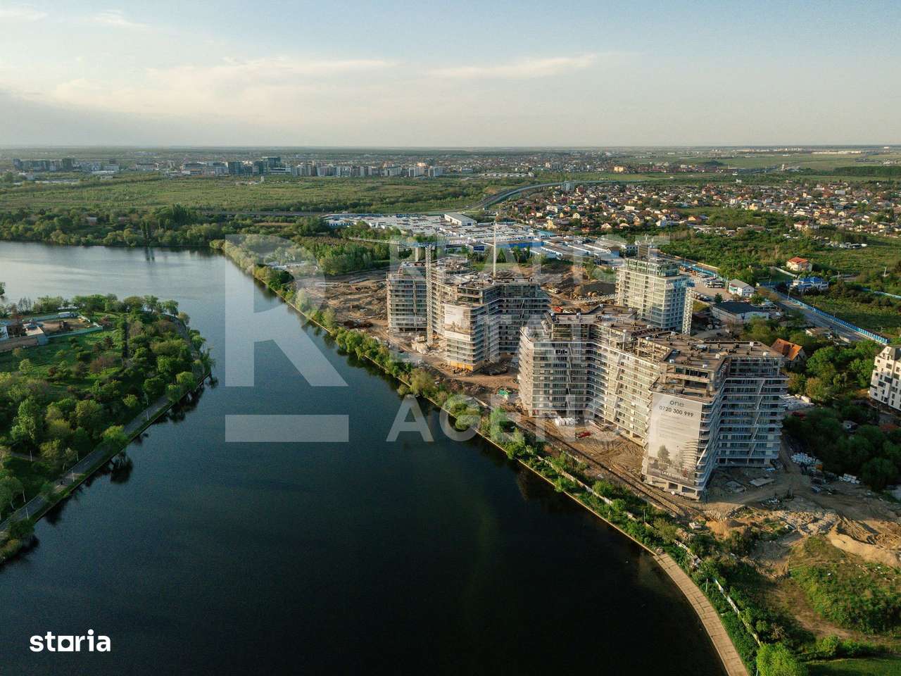 Vanzare, 2 camere, alaturi de Lac