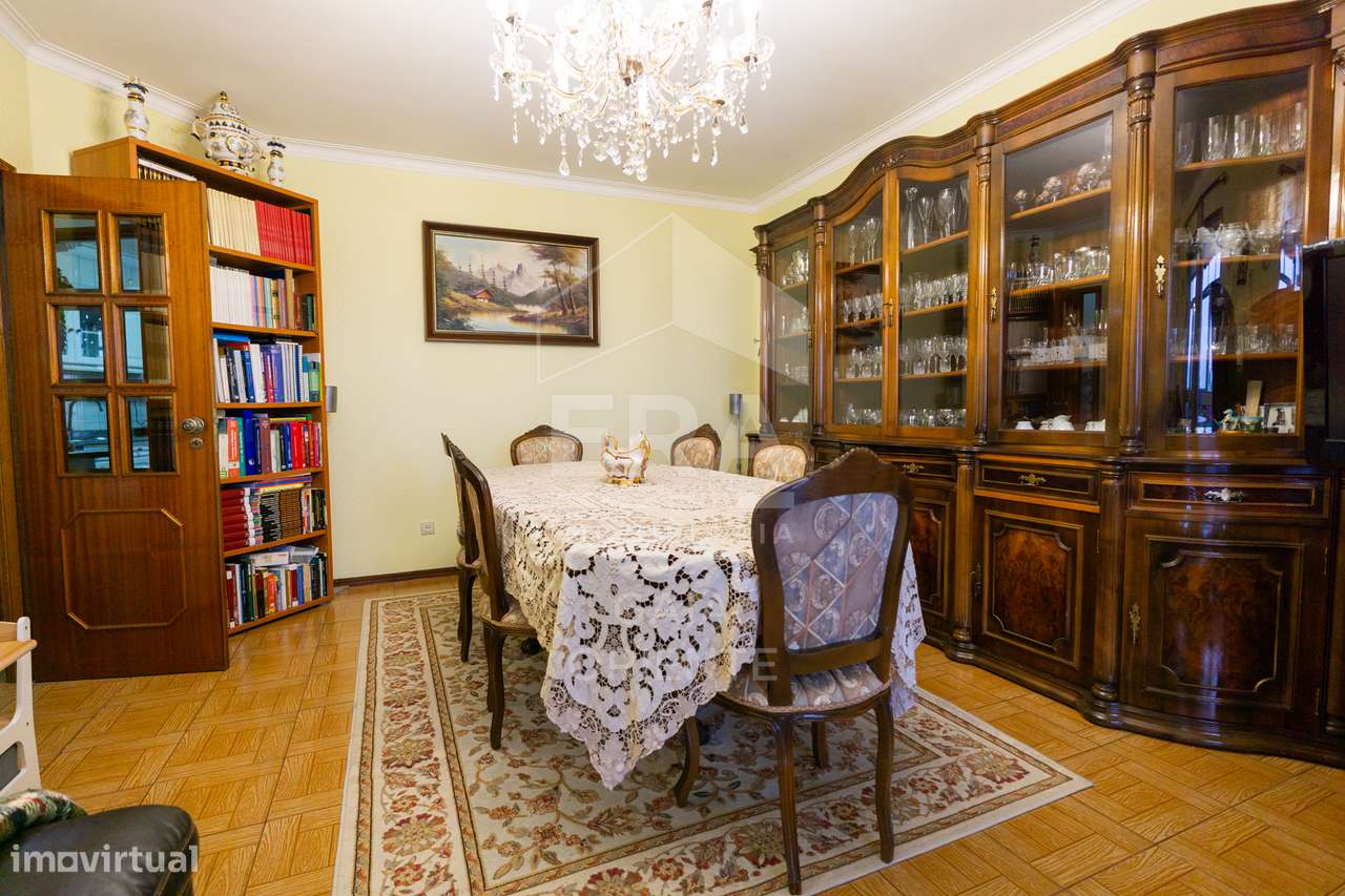 Apartamento T2 com Terraços e Vista Douro-21