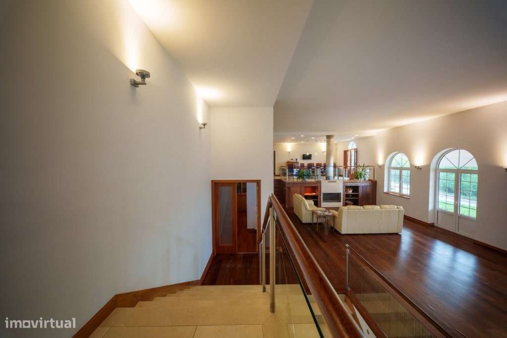 Moradia T5 - Tomar, inserida num amplo terreno de 15.560 m²-5