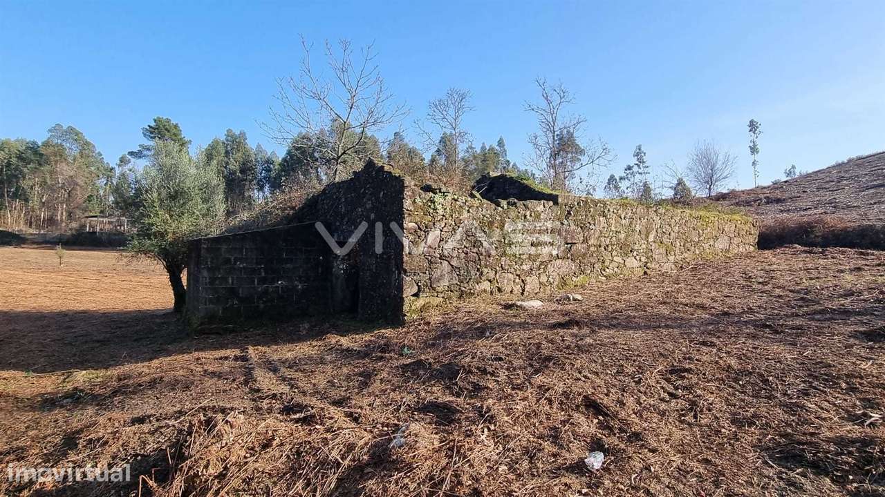 Moradia para recuperar em Gondiães, Vila Verde - Grande imagem: 3/11