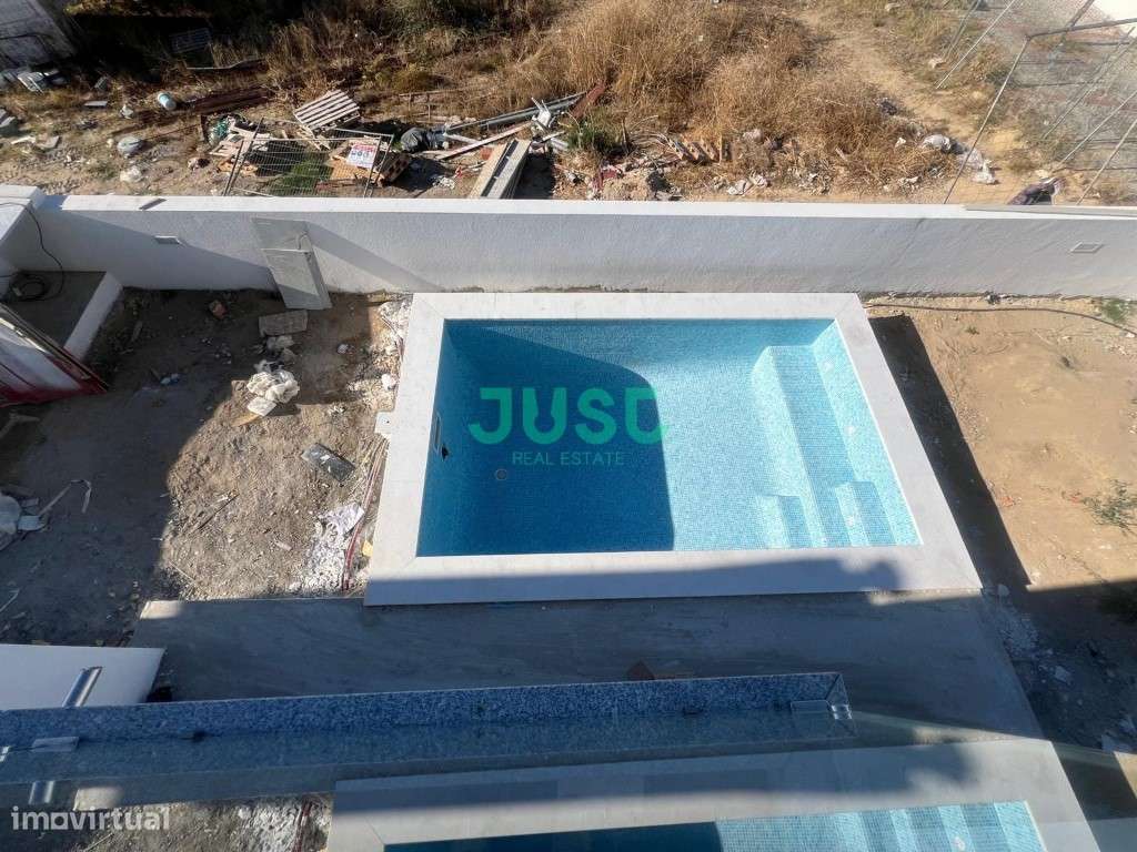 Moradia charneca da Caparica - t4 com margem e piscina quase pronta-15