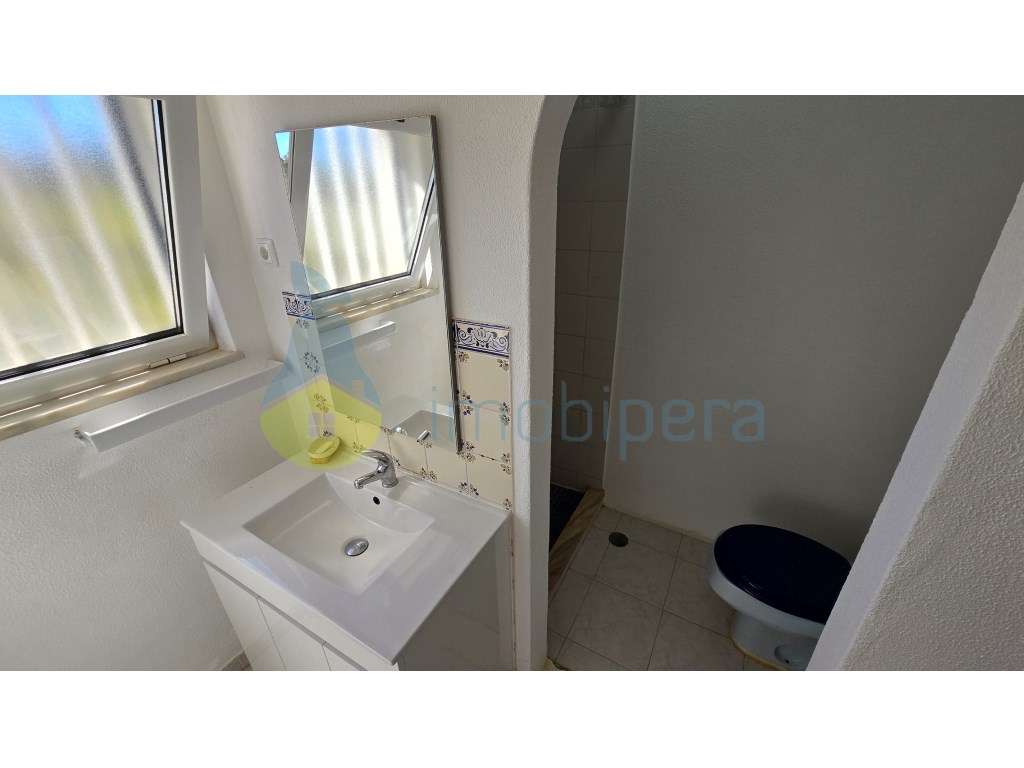 Moradia V4 com piscina e uma vista deslumbrante-31