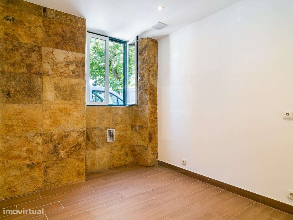 Moradia T3 com terraço e logradouro no Restelo, junto ao Mosteiro d...-15
