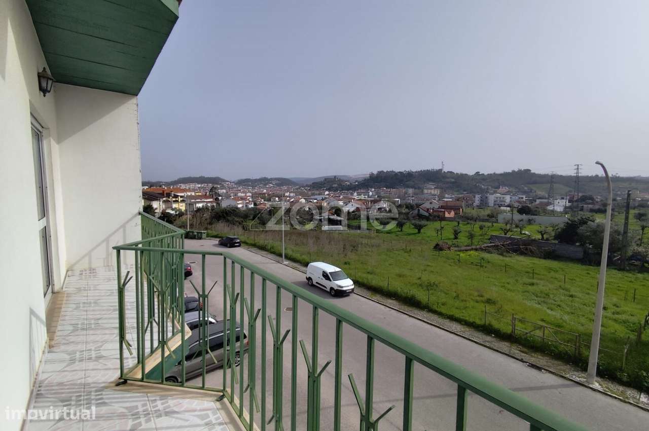 Apartamento T3 || Sótão || Urb. D. Inês, Pombal - Grande imagem: 3/15