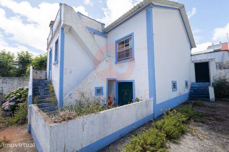 Moradia T3 com Quintal e Vista Panorâmica – A escassos passos da Baía-22