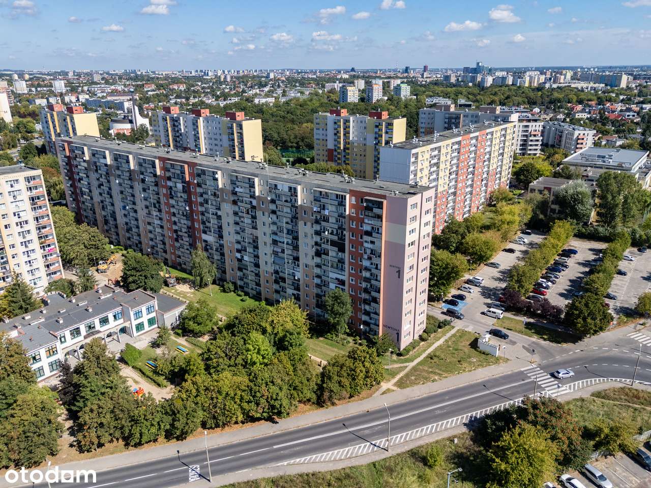 3pokoje/odświeżone/osobna kuchnia/balkon/piwnica/zieleń/ul. Newtona-19