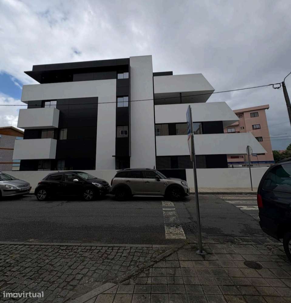 Comprar Fabuloso Apartamento T2, Novo, Moderno e Equipado S, Cosme-11