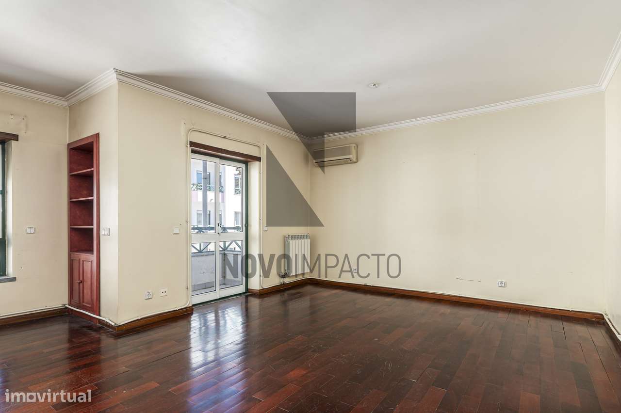 T4 Espaçoso no Centro do Montijo – Excelente Oportunidade-9