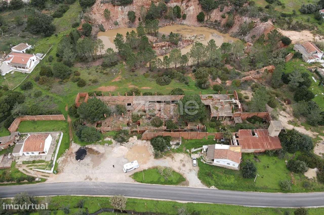 Armazém Industrial de 10.880m2, lote c/ 23.800m2, Vale Pegas, Paderne - Grande imagem: 3/17