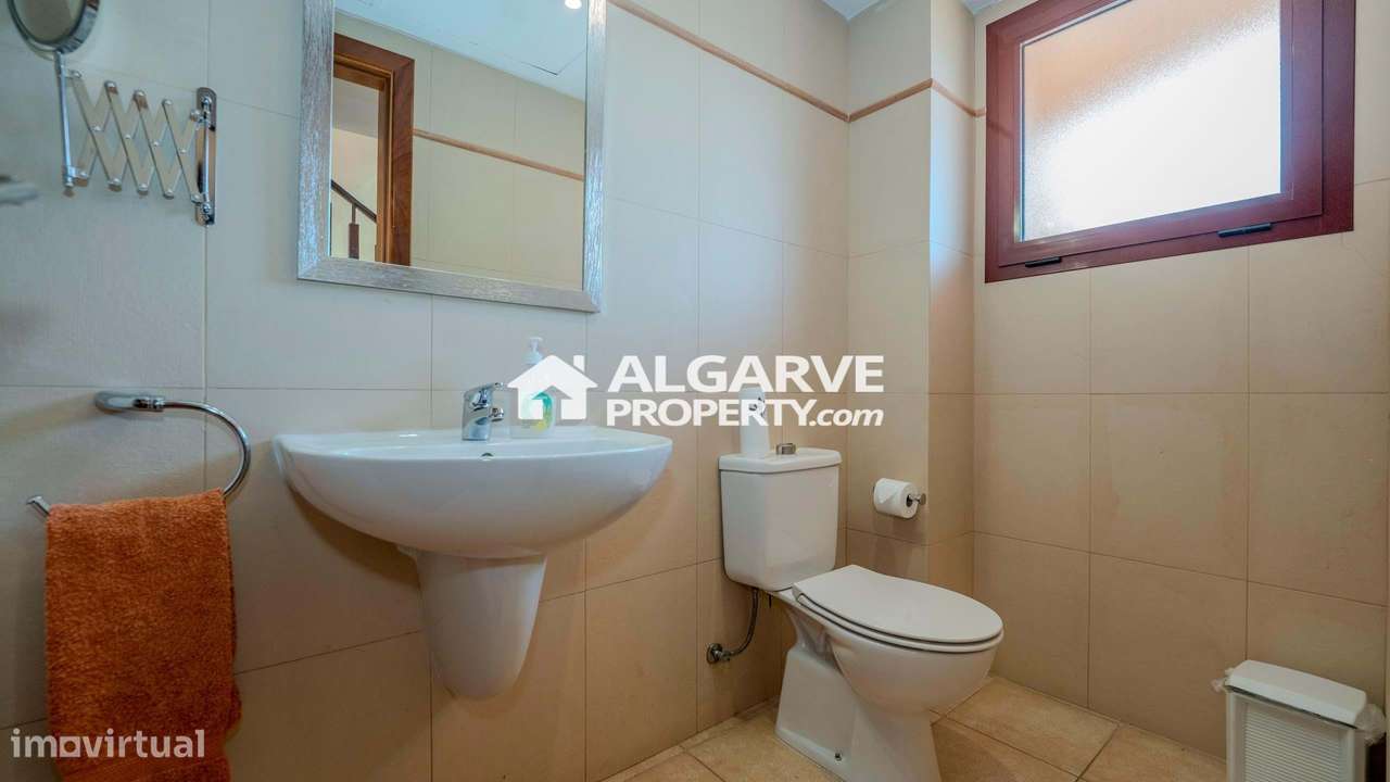 Moradia V4 junto ao Campo de Golfe da Vila Sol, Algarve-11