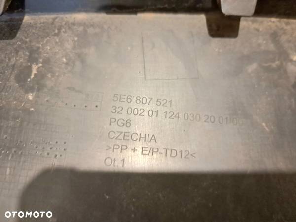 Skoda Octavia Dokładka Zderzaka Tył 5E6807521 - 4
