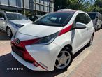 Toyota Aygo x-play connect - 1