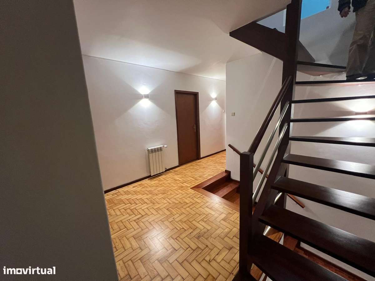 Moradia T4+2  3 Frentes monte dos Burgos-7