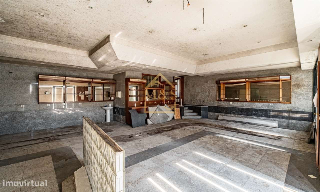 Moradia com comercio| Terreno 2900m2 |  Praia - Lavra-26