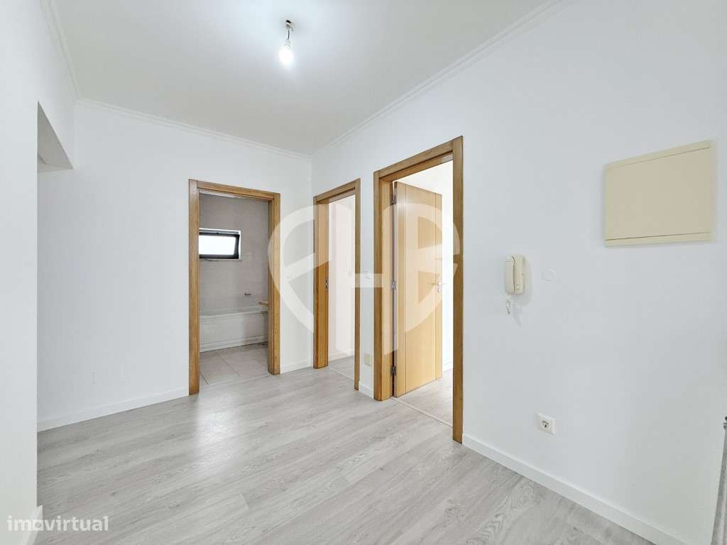 Exclusiva Moradia T5 de Arquitetura Contemporânea em Almada - Feijó-41