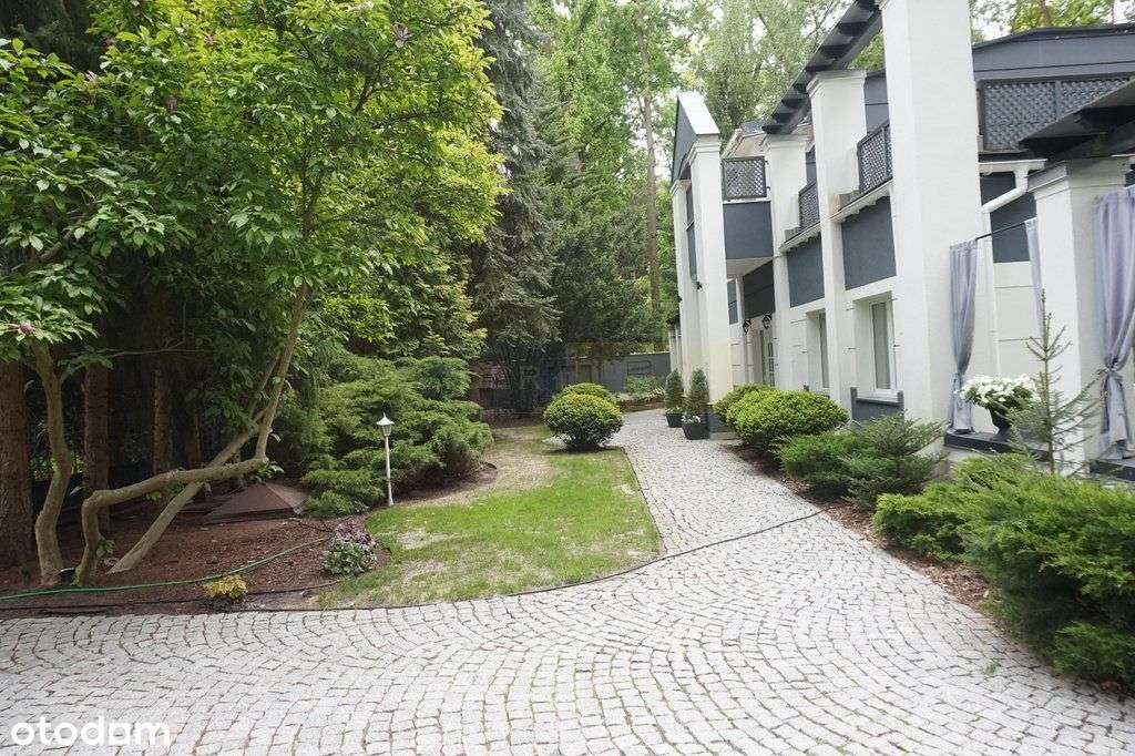 Dom W Zacisznym Miejscu-1