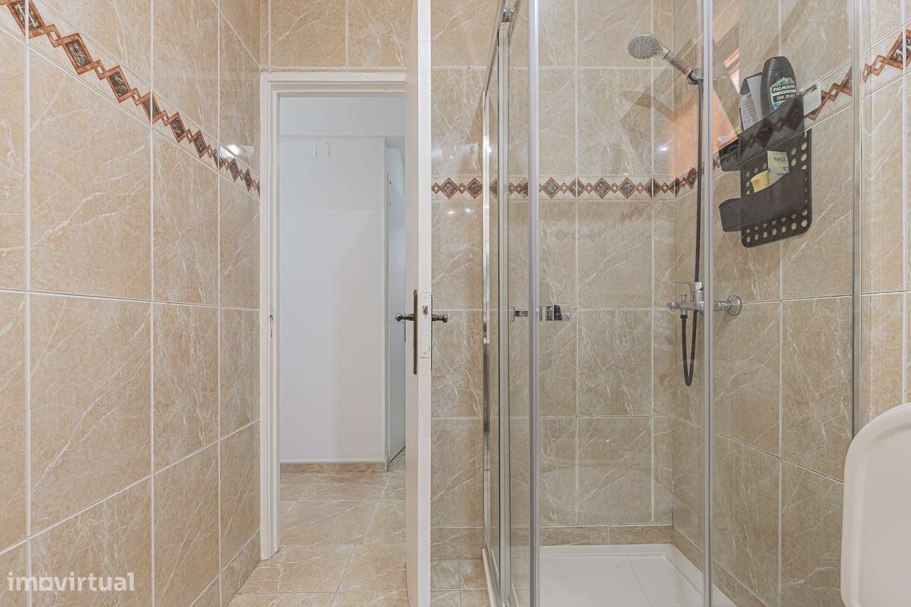 Apartamento de 4 assoalhadas no centro da Moita-25