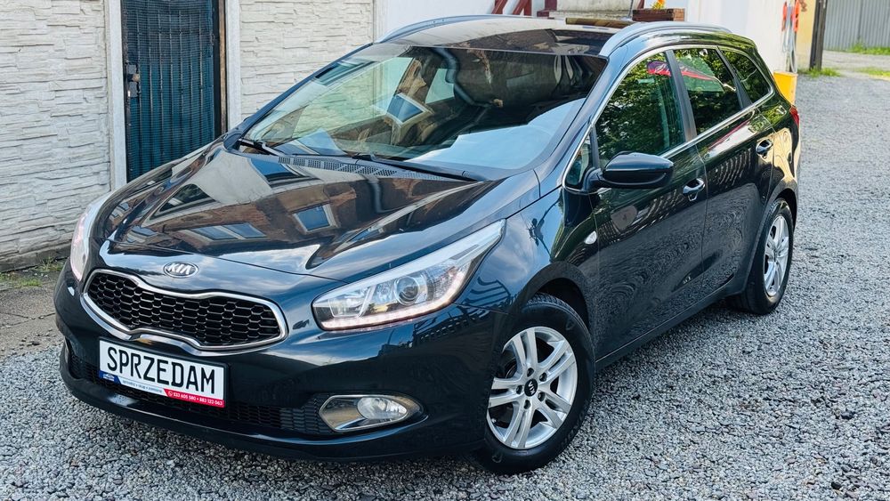 Kia Ceed II 1.6 CRDi 128 Dream Team Edition 2015