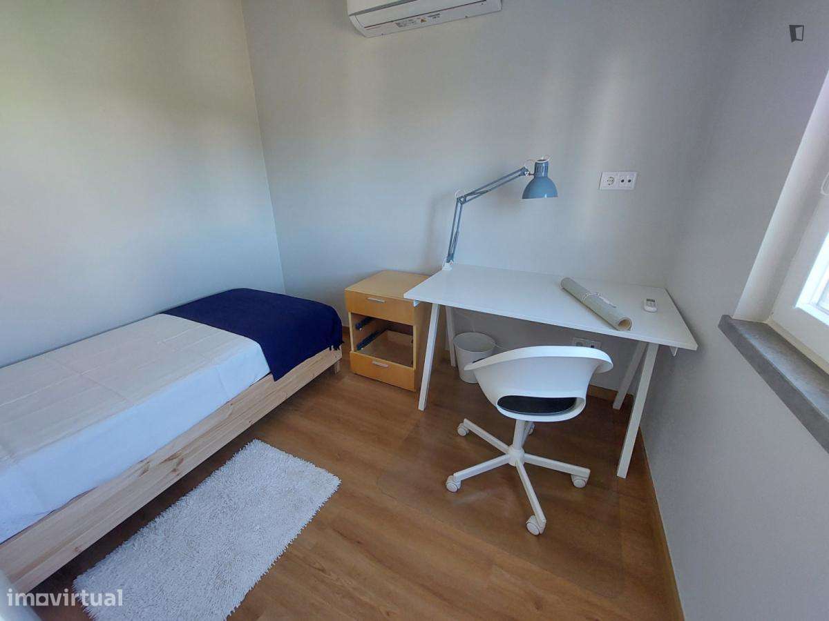 Quarto - localizado em Carcavelos Lisbon - Grande imagem: 4/10