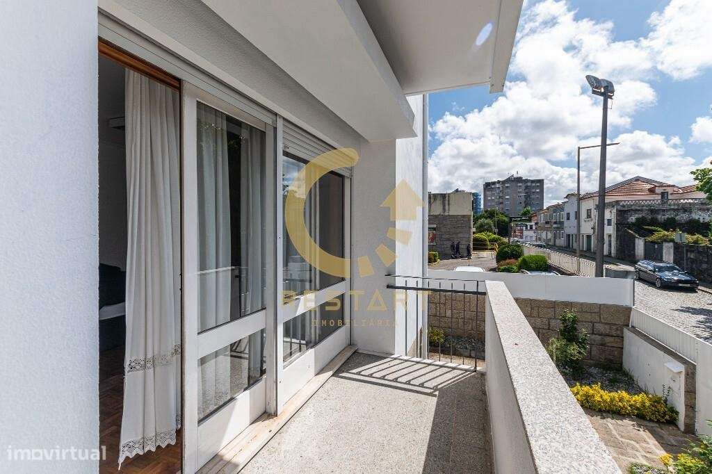 Moradia T11 Remodelada – Venda com Rendimento Garantido – Santa Luzia,-16