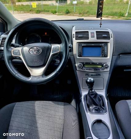 Toyota Avensis 1.8 Premium - 11