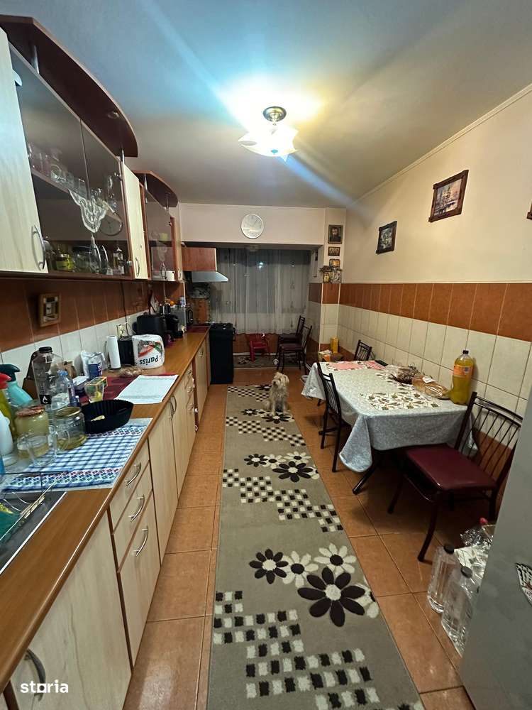 De vanzare apartament cu 4 camere, etaj intermediar, 66.900 euro - Imagine principală: 5/13