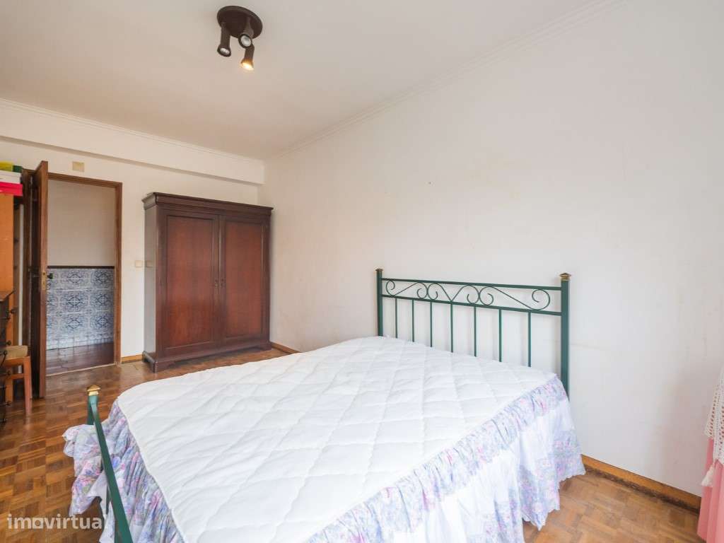 T3 COM GARAGEM PARA 2 CARROS, MASSAMÁ-22