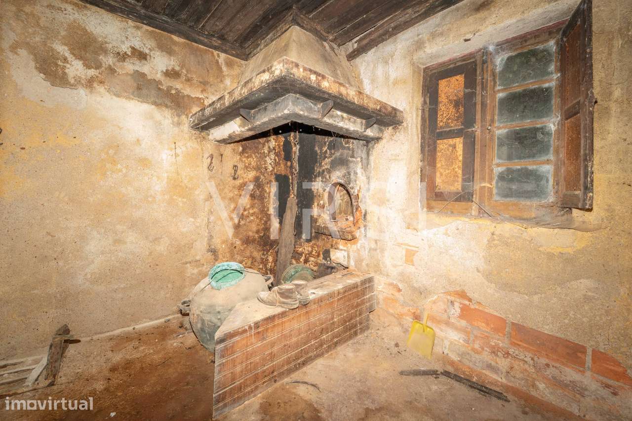 Moradia para reabilitar a 15 min de Coimbra - Urzelhe-8