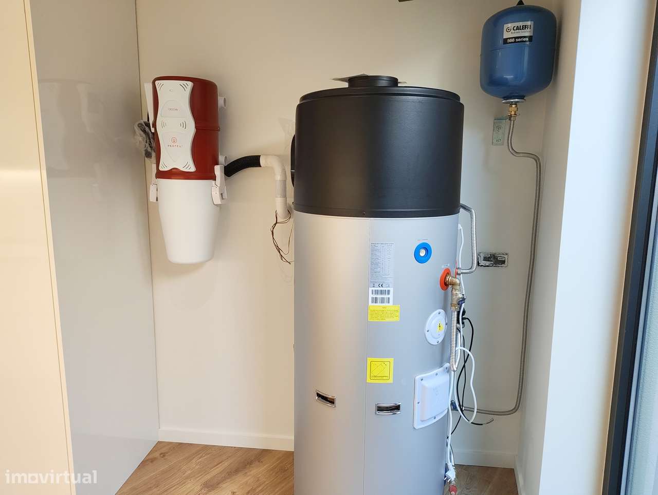 Moradia T4 com piscina, garagem e jardim em Canidelo-45