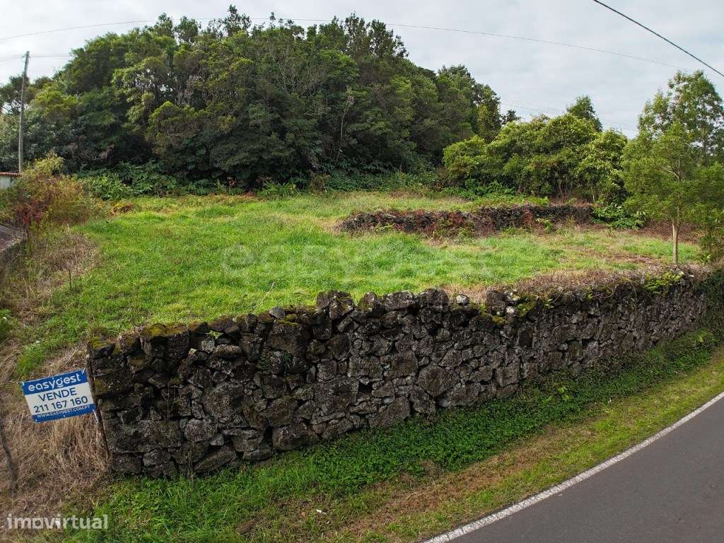 Terreno Junto à Estrada Regional com Duplo Potencial Construtivo - Grande imagem: 3/11