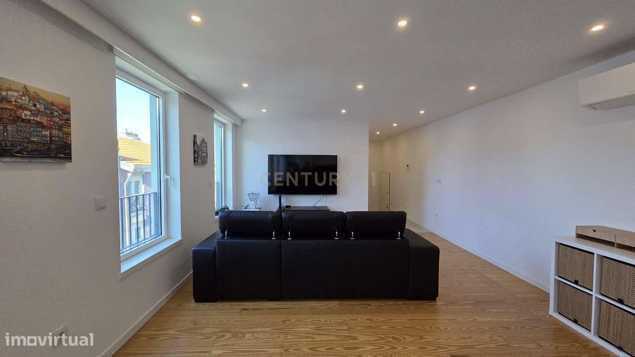 Apartamento T1 totalmente mobilado a 5min do Jardim do Morro - Grande imagem: 2/23