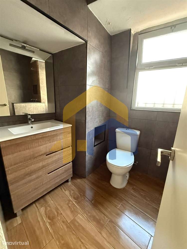 Moradia em Banda com Duas Habitações Independentes – Centro Histórico-16