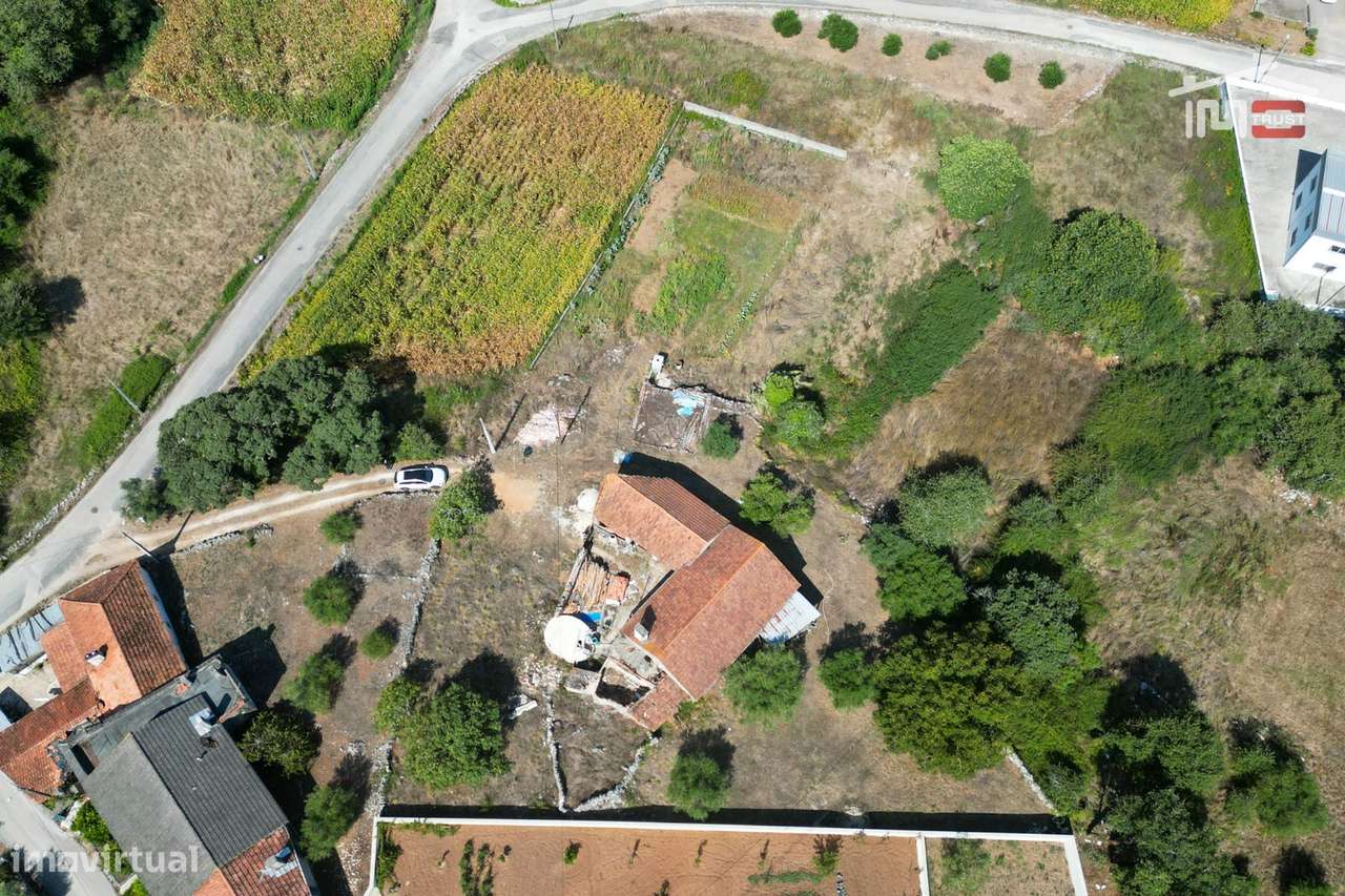 MORADIA T3 PARA RECUPERAR COM PROJETO APROVADO DE RECONSTRUÇÃO E AM... - Grande imagem: 5/13